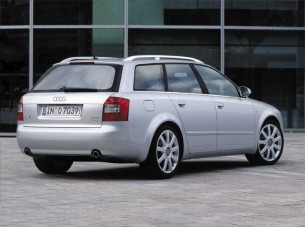 Új turbómotorok az Audi A4-esben