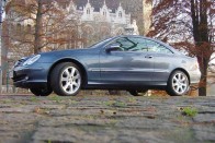 Teszt: Mercedes CLK 240 Elegance - Ötcsillagos luxus két ajtóval Mercedes CLK 240 Elegance