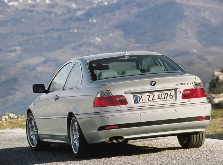 20 lóerővel erősebb lett a háromliteres dízelmotor, maximális nyomatéka 410 Nm