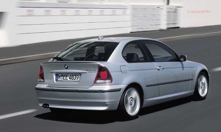 LED-es a hátsó lámpa, a küszöb pedig sportosabb