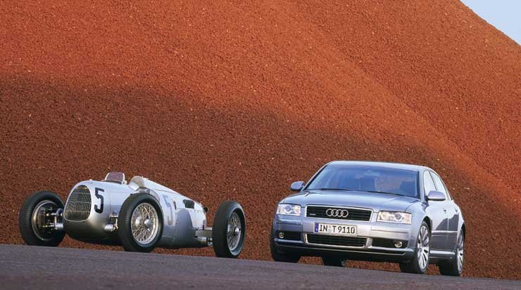 A legendás ős, az Auto Union Typ C versenyautó Ferdinand Porsche konstrukciója volt. Az extrém könnyű autóban az 520 lóerős, 16 hengeres motoron nem kellett spórolni, a súly mégis 750 kiló körül maradt