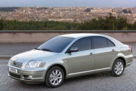 Toyota Avensis 2003 - Csendes forradalom