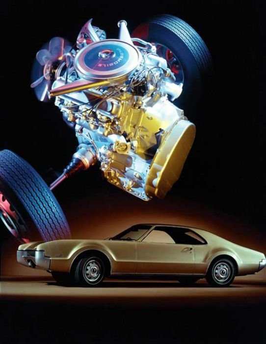 385 lóerős volt az első fronthajtású amerikai autó a második világháború után