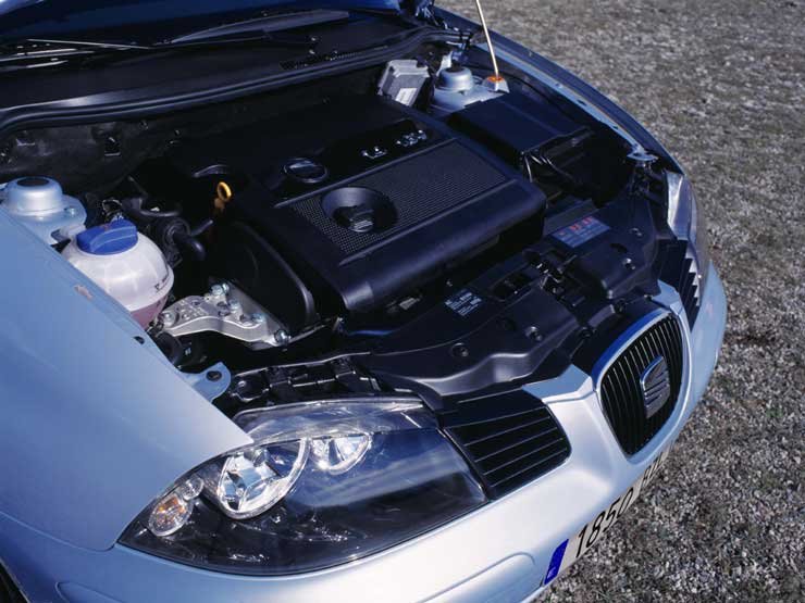 A 100 lóerős 1.4 16V 3 451 000  forinttól vásárolható meg, Sport kivitelben