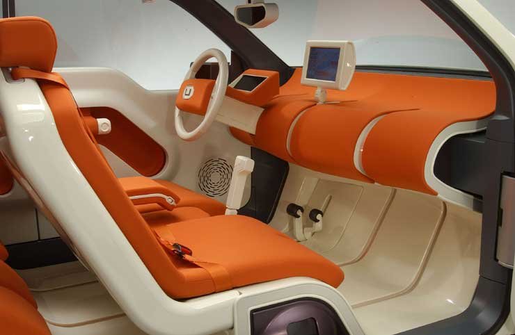 Az utastérben használt műanyag számtalanszor, teljes egészében újrahasznosítható. Az ülésszivacsok alapanyaga szójaszármazék, amely életciklusa végén a talajba kerülve tápanyagként szolgál a növények számára