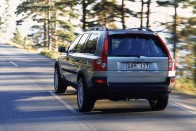 Összesen 100 XC 90-es eladásával számol 2003-ra az importőr