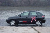 Bár szinte az utolsó csavarig megegyezik a Volkswagen Polóval és a Skoda Fabiával az Ibiza, formája dinamikusabb és fiatalosabb