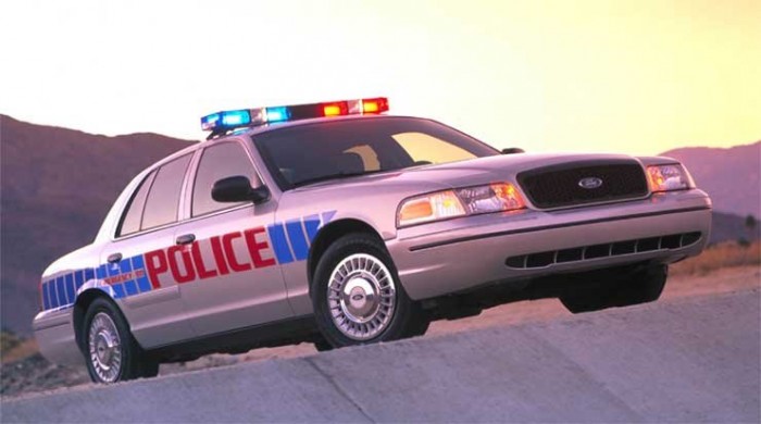 Üldözés fűnyíróval