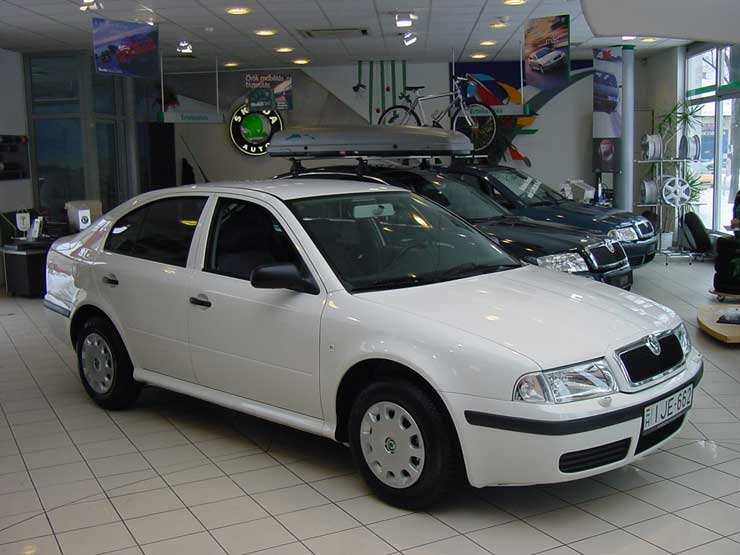 Ajándék járőrautók a budaörsi rendőrségnek