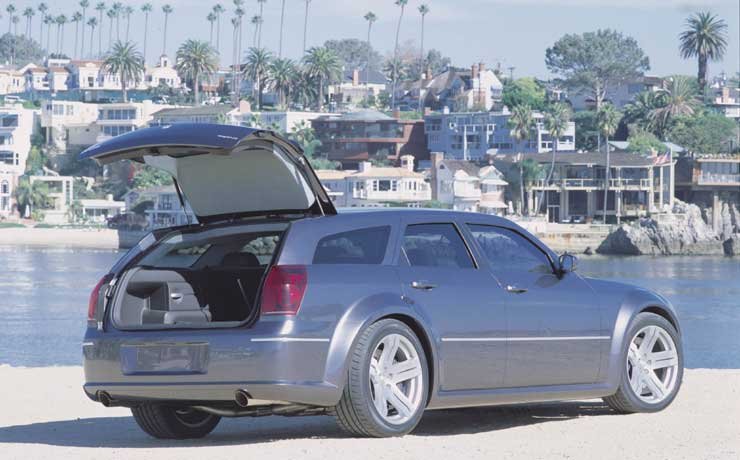 Alaphelyzetben 764 literes a csomagtartó