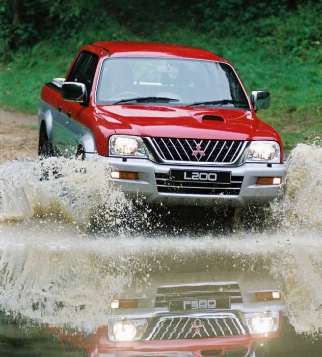 Egy ideje az L 200-as Pajero pick Up néven fut. Kategóriájában hazánkban és Európában is ez a legnépszerűbb modell, 1291, illetve 42 000 eladott autóval