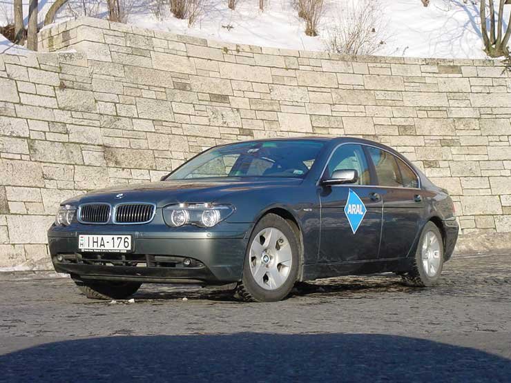 2001-ben az előző hetes BMW-ből csak néhány darabot adtak el hazánkban, míg az újból tavaly már 45-öt, amivel kategóriájának vezető helyére lépett