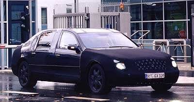 Tudomásunk szerint a Maybach volt az első autó, amelyről gyári kémfotó került ki a hivatalos sajtóhonlapra