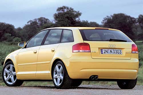 Jó 20 centivel lesz hosszabb a háromajtós A3-nál a sportkombi, amely az ötajtós meredekhátú helyét foglalja el