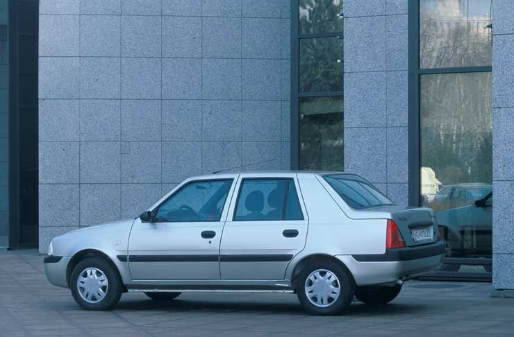 Olcsóságával a hazai piacot is meg tudná hódítani a Romániában 1,25 millió forintba kerülő új Dacia