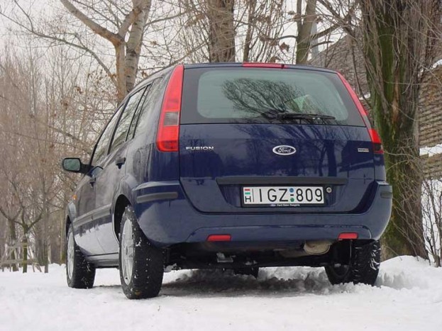 Extraként rendelhető a 15 colos könnyűfém kerék a 195/60-as méretű gumiabroncsokkal