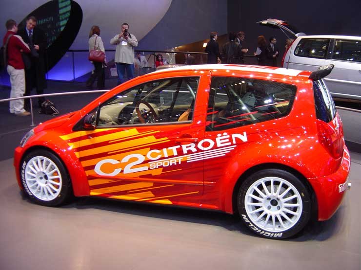 7546_71509_1000x700.jpg | Vezess | Vezess Városban lesz ideális a C2, a karosszéria túlnyúlásai minimálisak. A szériaautó novemberben jelenhet meg a magyar piacon