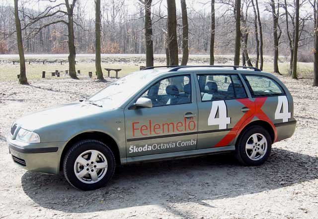 9011_78484_1000x700.jpg | Vezess | Vezess Annak ellenére, hogy a kipróbált autó jóval magasabb, mint a széria Octaviák, mégsem rossz a stabilitása