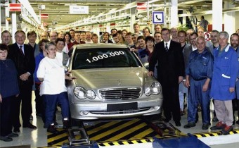 Mercedes C-osztály: túl az egymillión