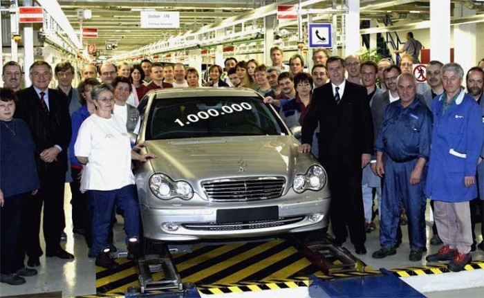 Mercedes C-osztály: túl az egymillión