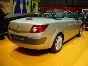 Üvegtetős kabrió az új Mégane alapjára