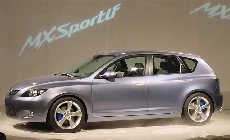 75-től 150 lóerőig terjed a ferdehátú Mazda3 teljesítménye. Két dízel lesz, 90 és 110 lóerővel