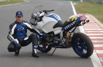 Magyar versenyző a BMW Boxer Kupában