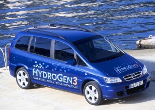 Közösen fejleszt a GM és a BMW