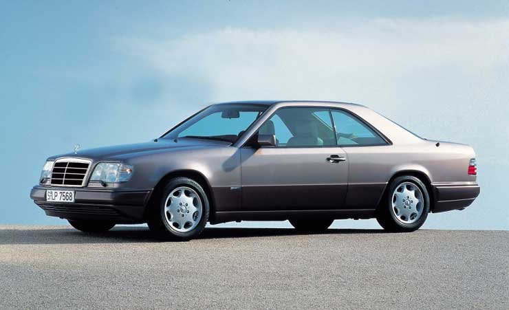 A 124-es sorozatból még volt kupé, a C 124