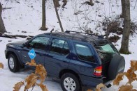 Gombnyomásra kapcsolható az összkerék-hajtás, 100 km/órás sebességig