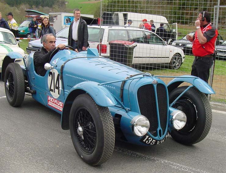 8839_77944_1000x700.jpg | Vezess | Vezess 68 éves volt a legidősebb autó a versenyen, ennek ellenére szépen szólt a Delahaye
