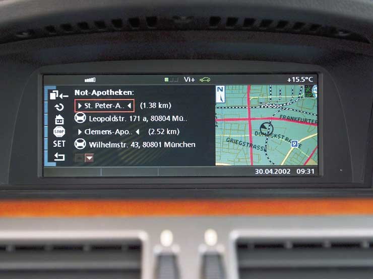 Egy adatbázisból választhatja ki az autóvezető az üres parkolót, utána pedig le is foglalhatja