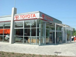 Új Toyota szalon a Váci úton