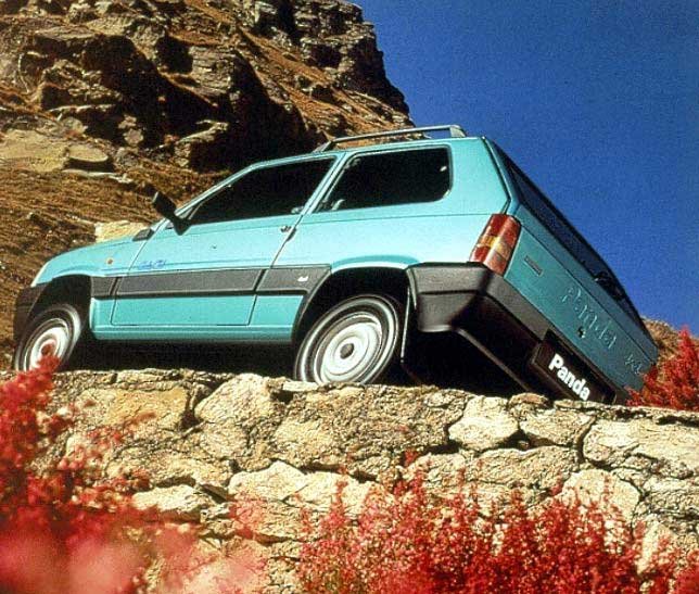 Létezett 4x4-es, emelt hasmagasságú Panda is, amely elboldogult könnyebb terepen