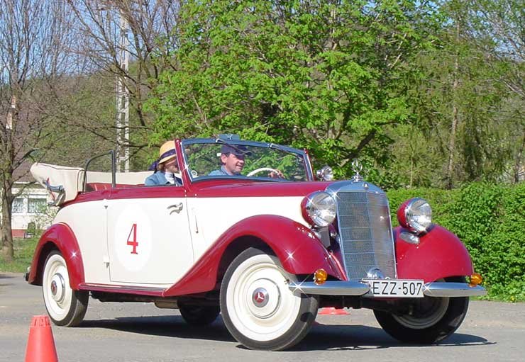 38 lóerős motorjával könnyedén teljesítette a távot ez az 1937-es 170V B Cabrio