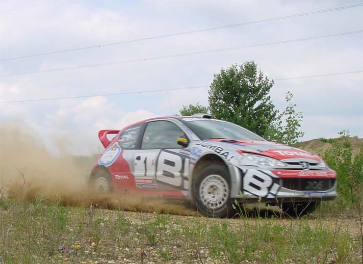 Janika klasszisát látva az ember szinte úgy érzi, hogy nem is olyan bonyolult ezt az autót így vezetni