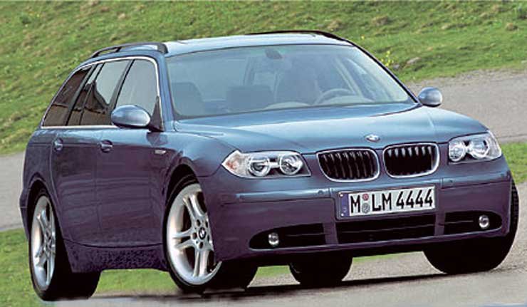 Kezdetben kombi és limuzin kivitel lesz kapható, később jön a kupé és a kabrió változat