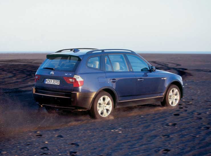 A Magna Steyr-rel közösen fejlesztette a BMW az X3-as összkerék-hajtását. A rendszer folyamatosan osztja el a nyomatékok a két tengely között