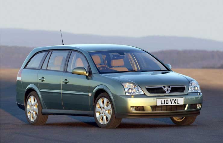 Hazánkban még idén decemberben, vagy 2004 elejétől lesz kapható az autó