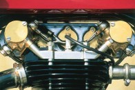 Működőképes versenymotor 1922-ből 26