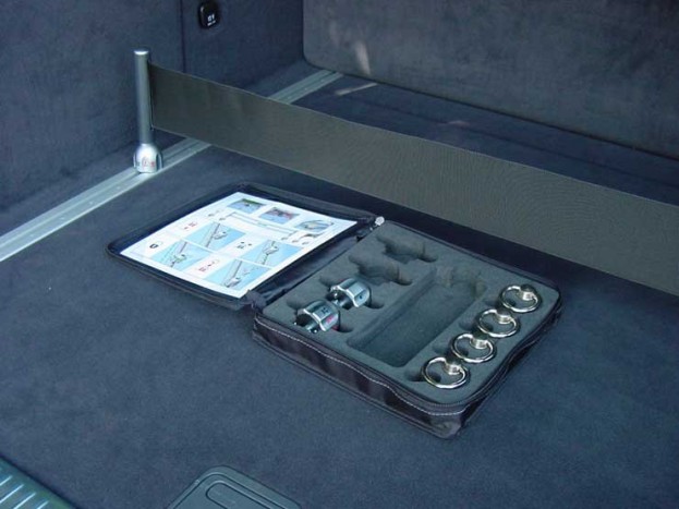 Egyszerűen oszthatjuk kisebb részekre a csomagtartót az Easypack nevű csodakészlettel