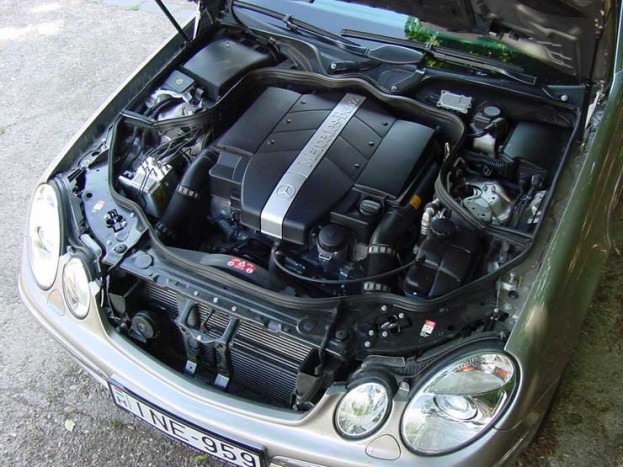 Szép hangon és erőteljesen húz a 3,2-es motor, de fogyasztása városban sok