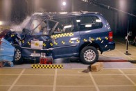 A Kia Carnival csúnyán leszerepelt az EuroNCAP törésteszten, Amerikában viszont öt csillagot szerzett