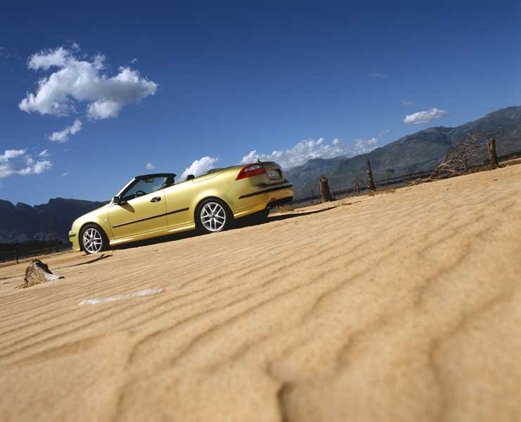 175 és 210 lóerős turbómotorokkal kapható egyelőre a 9-3 Cabrio