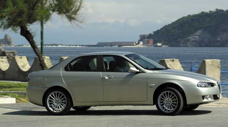 Alig 5 millió az Impression kivitel, négy légzsákkal, ABS-szel és klímával