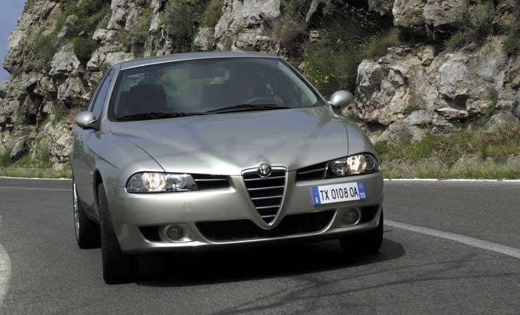 Szintén új a 140 lóerős 1.9 literes MultiJet dízel