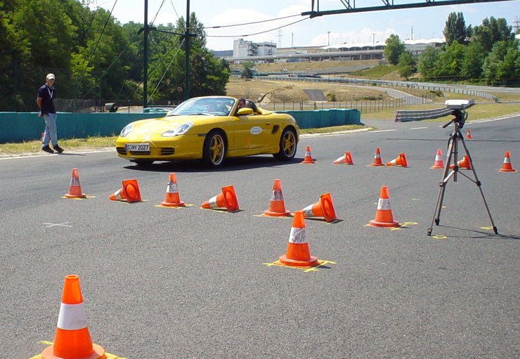 /Porsche/World_Road_Show_Hungaroring/slalom.jpg