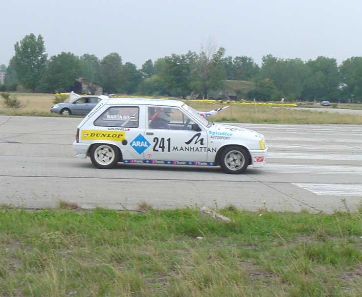 7046_67519_1000x700.jpg | Vezess | Vezess Mindkét nap meglepetést okozott Barta Gábor a kis túraautók mezőnyében