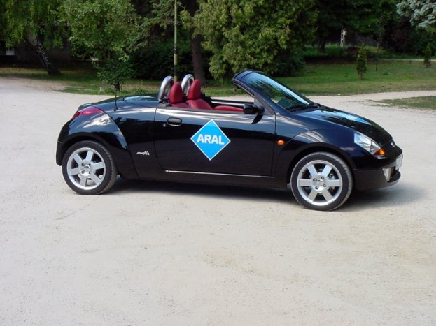 A sarkokba kitolt kerekek gokartos vezethetőséget adnak a StreetKá-nak