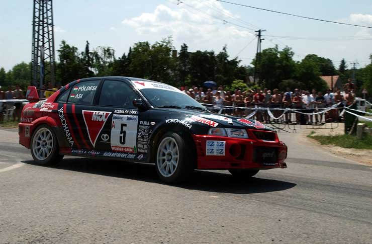 7067_67677_1000x700.jpg | Vezess | Vezess Asi ezúttal is nagyon gyors volt, immár a pontversenyben is megelőz több WRC-s pilótát